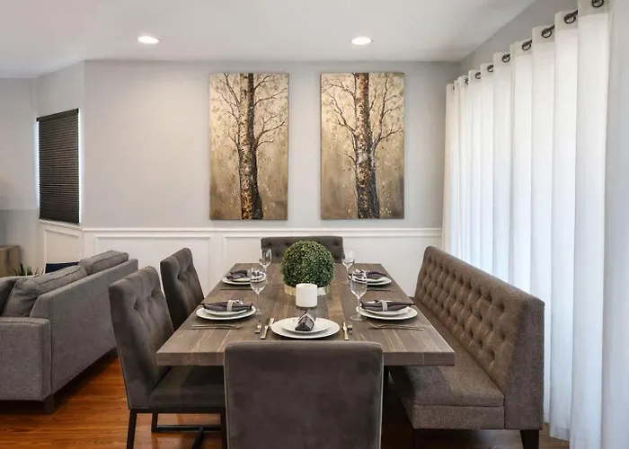 Spacious 5-bedroom Retreat In Ferienhaus *