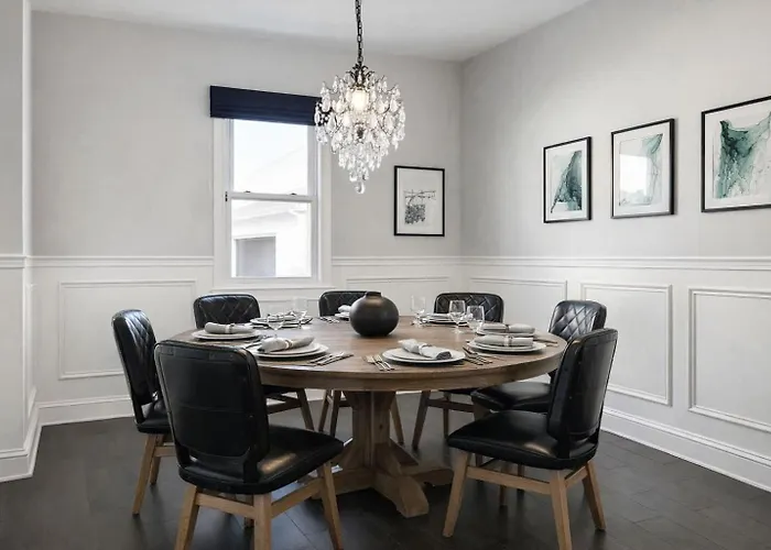 Spacious 5-bedroom Retreat In Ferienhaus Forest Park