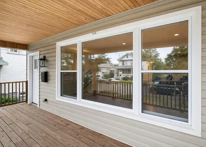 Spacious 5-bedroom Retreat In *
